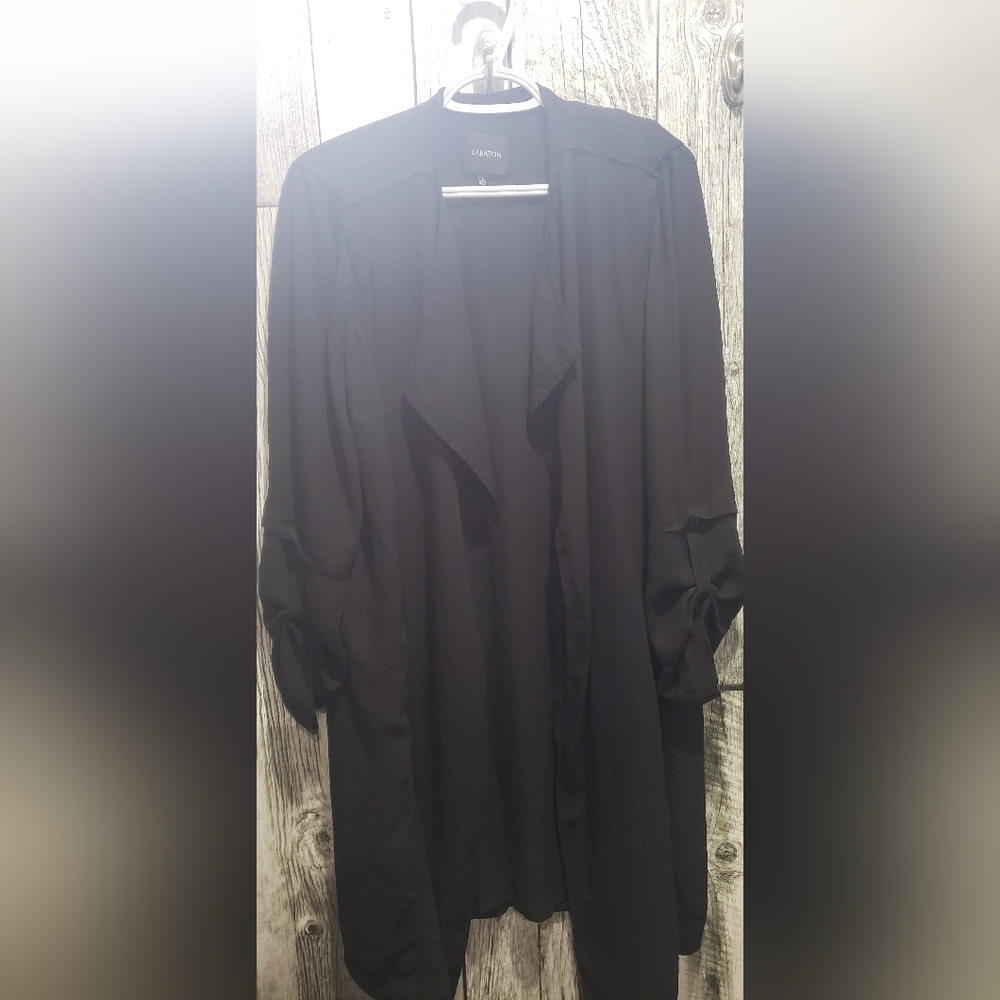 Aritzia Babaton Flowy Trench Coat